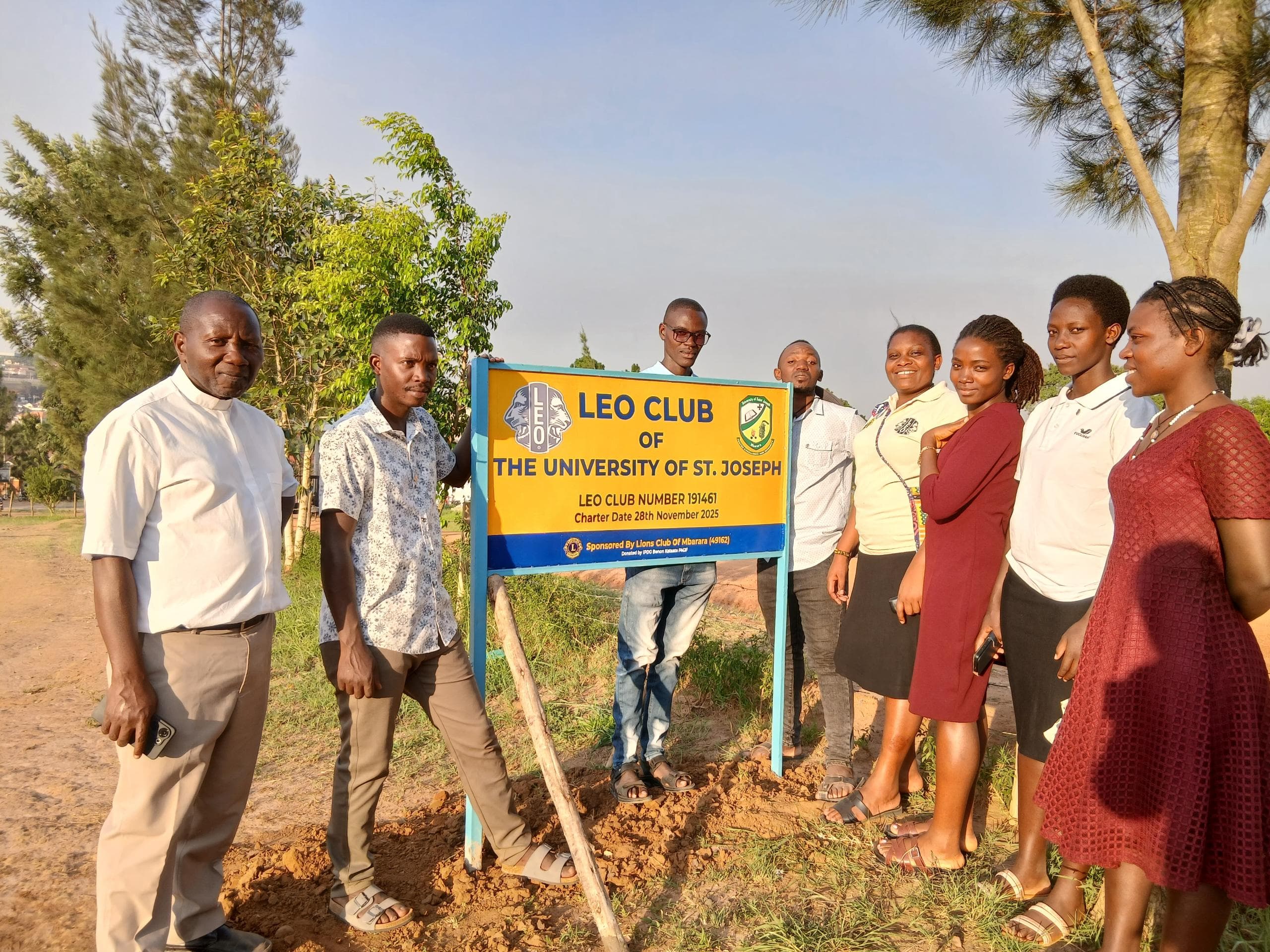 USJM Leo Club Mounts New Signpost at the University